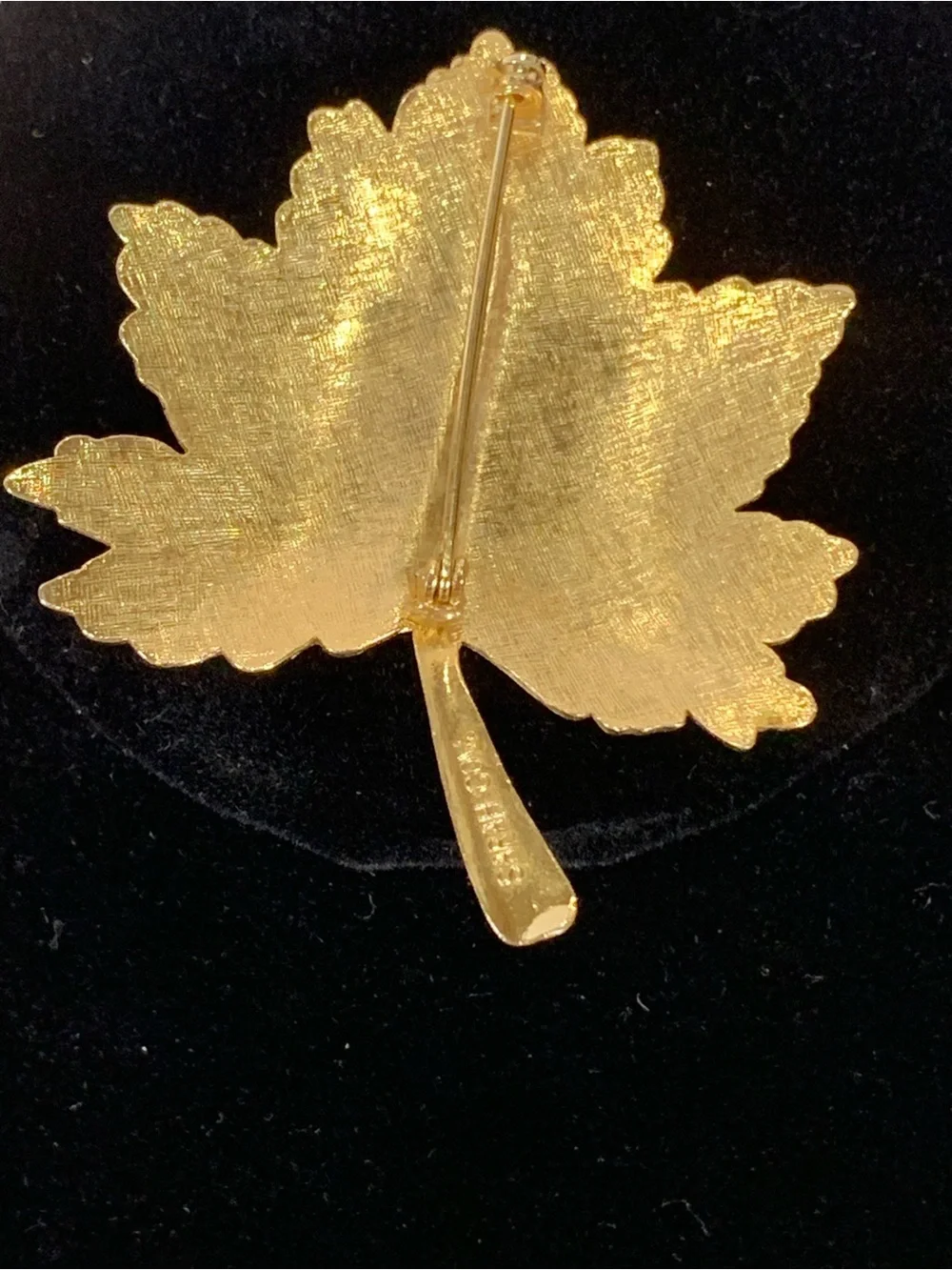 Vintage Sarah Coventry Gold Tone Leaf Brooch Faux Pearl